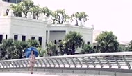 Phút Giây Đầu Tiên