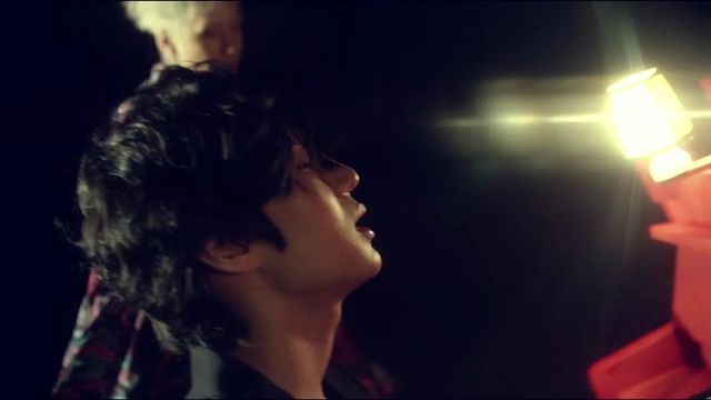 "Beautiful Liar" của VIXX LR